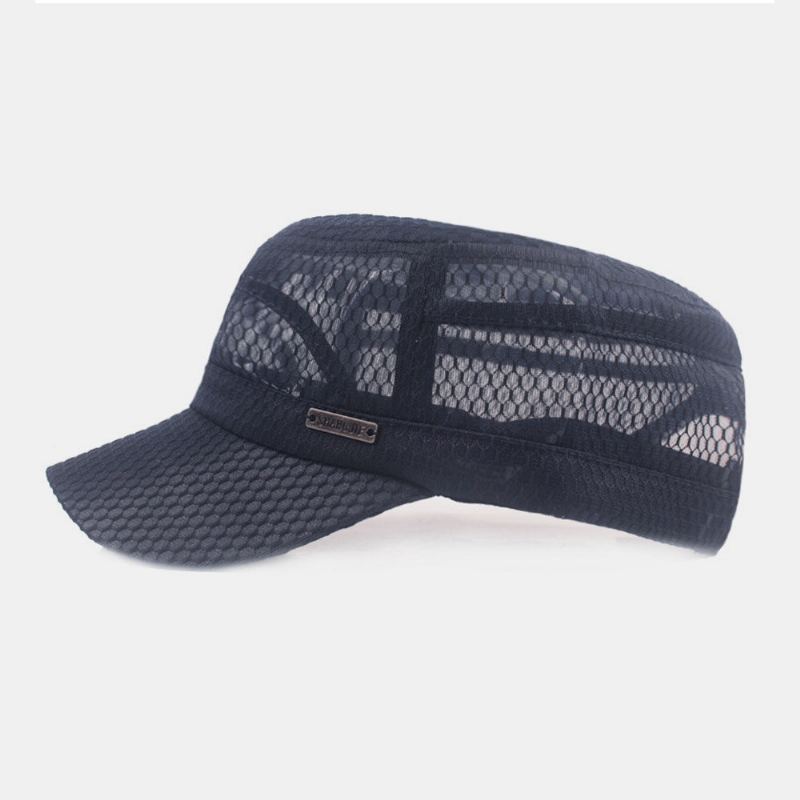 Mannen Verstelbare Mesh Ademende Effen Kleur Militaire Cap Platte Cap Met Letter Metalen Label