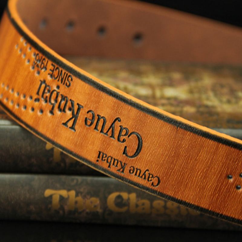 Mannen Pu Leer 110 cm Letter Patroon Casual Retro Hollow Pin Buckle Broek Riem