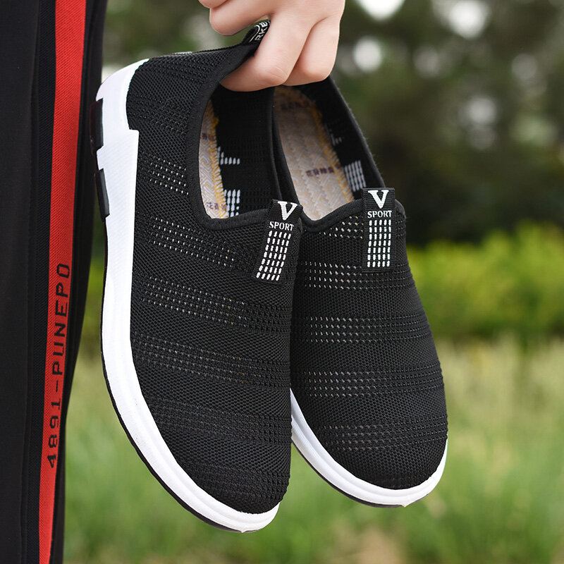 Heren Uitgeholde Ademende Stof Zachte Bodem Slip Op Comfortabele Sport Casual Wandelschoenen