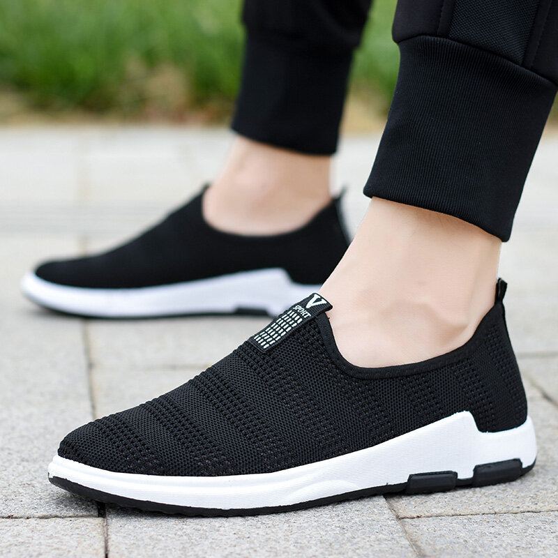 Heren Uitgeholde Ademende Stof Zachte Bodem Slip Op Comfortabele Sport Casual Wandelschoenen