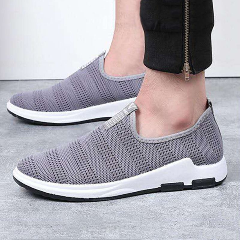 Heren Uitgeholde Ademende Stof Zachte Bodem Slip Op Comfortabele Sport Casual Wandelschoenen