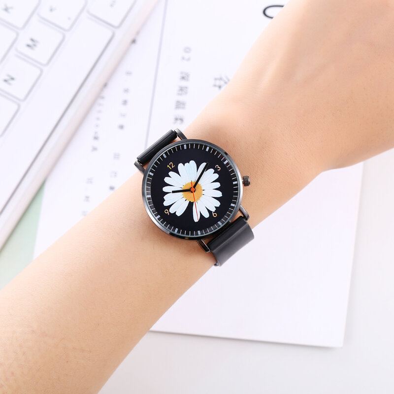 Mode Leuke Dames Horloges Grote Drie-wijzer Wijzerplaat Zwart Driedimensionaal Kleine Daisy Quartz Horloge