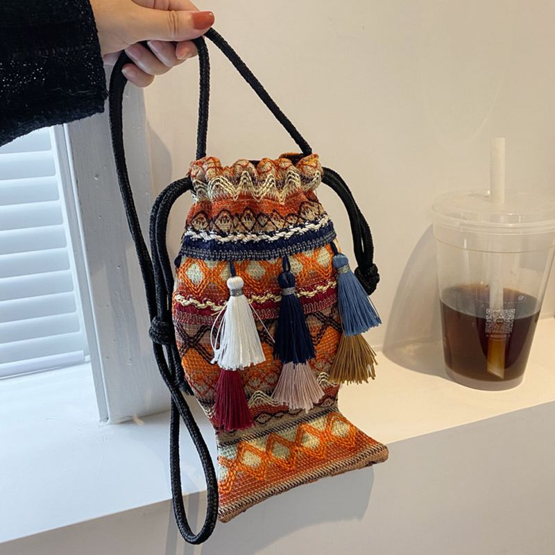 Vrouwen Stro Bohemian Stijlvolle Vis Kwastje Ontwerp Crossbody Tas Mode Vintage Trekkoord Schoudertas